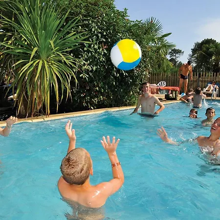 Camping Sunissim Les Vignes By Locatour 5* Lit-et-Mixe