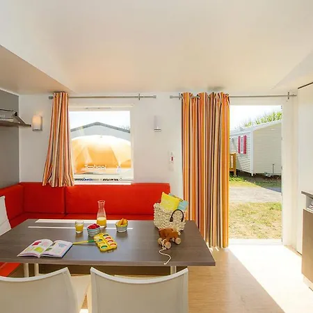 Camping Sunissim Les Vignes By Locatour Campingplads